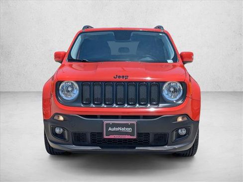 Used 2017 Jeep Renegade Altitude FWD image 2