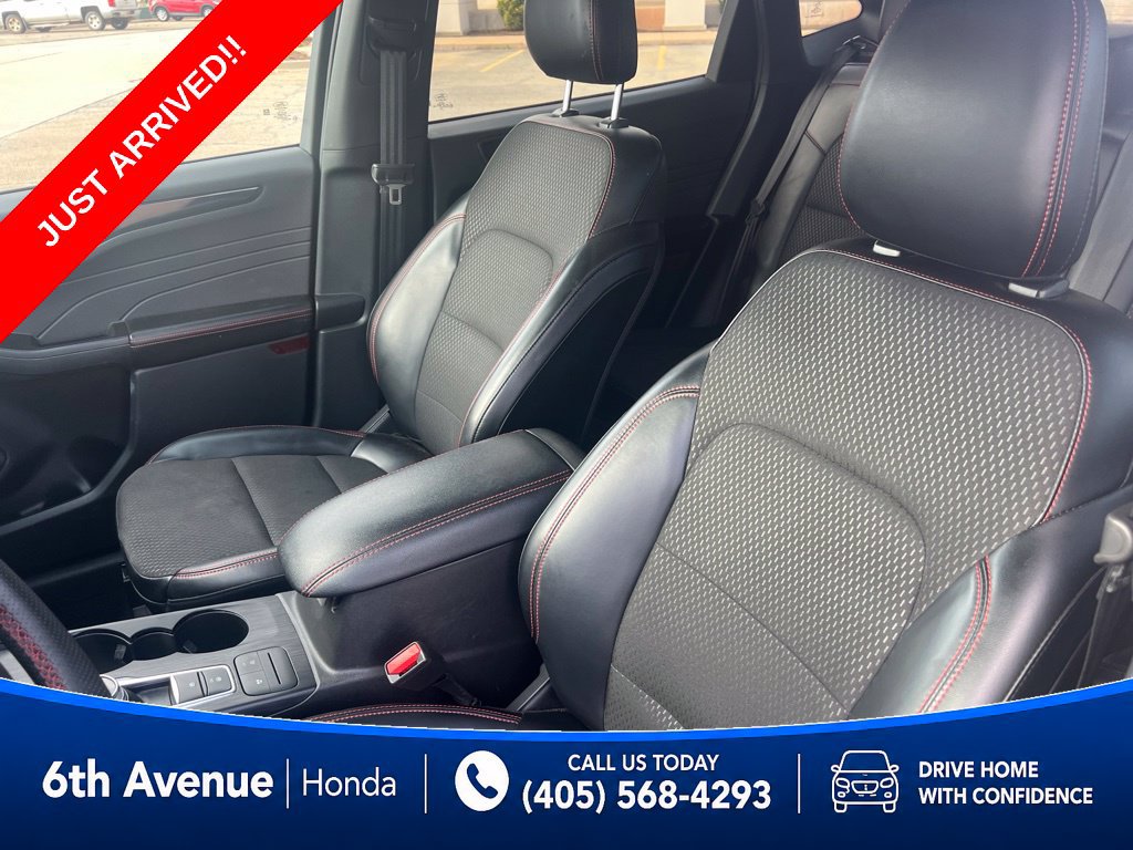Used 2025 Ford Escape ST-Line Select AWD/4WD image 17