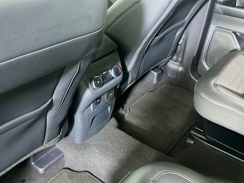 Used 2025 Ford Explorer ST-Line image 27