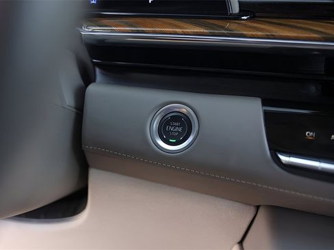 Certified 2024 Cadillac Escalade ESV Sport Platinum w/ LPO, Floor Liner Package image 19