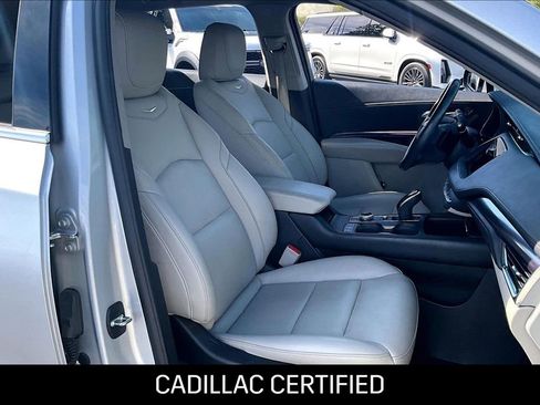 Certified 2022 Cadillac XT4 Luxury image 9