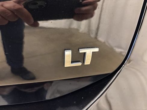 Used 2024 Chevrolet Equinox LT FWD image 8