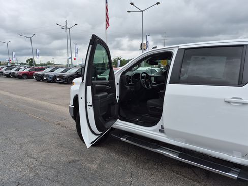 Used 2026 Chevrolet Silverado 2500 LT w/ All Star Edition AWD/4WD image 12