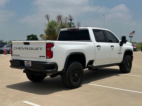 Used 2026 Chevrolet Silverado 2500 ZR2 w/ LPO, Dark Essentials Package AWD/4WD image 5