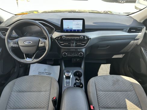 Used 2021 Ford Escape SE w/ Convenience Package FWD image 18