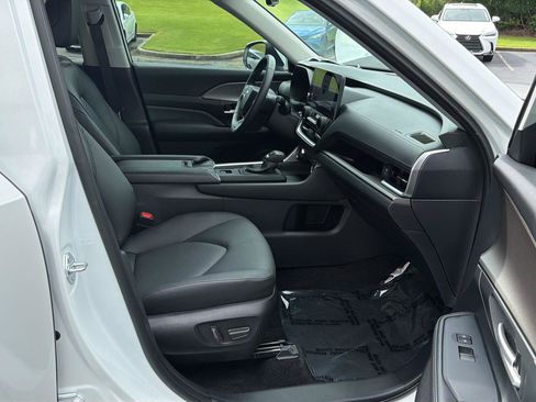 Used 2025 Toyota Grand Highlander FWD image 13