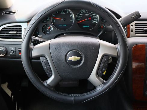 Used 2011 Chevrolet Avalanche LS image 12