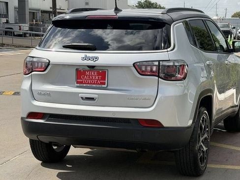 Used 2025 Jeep Compass Limited AWD/4WD image 7