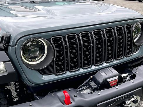 Used 2024 Jeep Wrangler Unlimited Rubicon w/ Capability Package AWD/4WD image 31