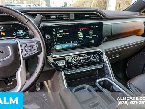 Used 2025 GMC Sierra 3500 Denali w/ Technology Package image 31