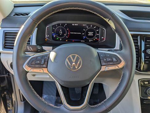 Certified 2022 Volkswagen Atlas SE image 30
