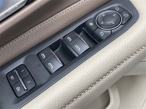 Used 2022 GMC Yukon Denali image 25