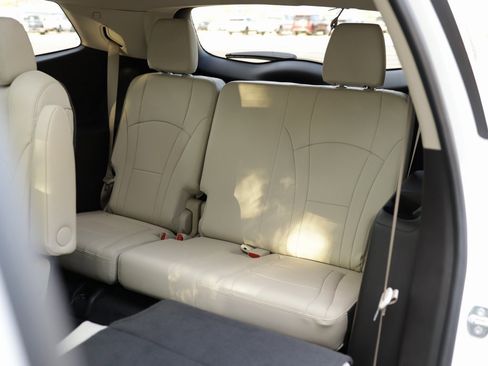 Used 2023 Buick Enclave Essence w/ Experience Buick Package image 29