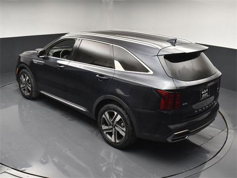 Certified 2022 Kia Sorento SX image 46
