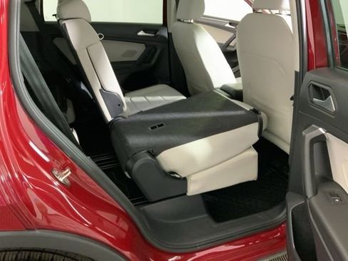Used 2019 Volkswagen Tiguan SEL Premium w/ 3rd Row Seat Package image 33