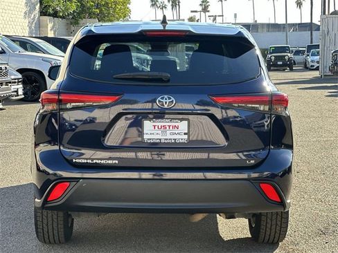 Used 2023 Toyota Highlander LE image 5