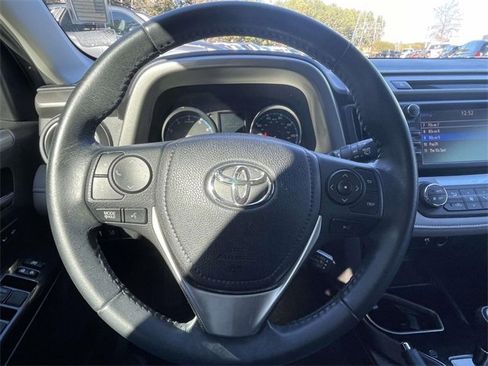 Used 2018 Toyota RAV4 Limited image 13