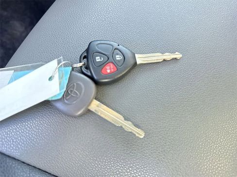 Used 2018 Toyota 4Runner SR5 Premium image 26