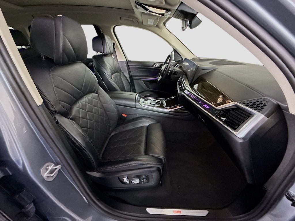Used 2025 BMW X7 xDrive40i AWD/4WD image 28
