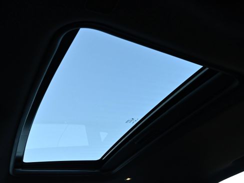 Used 2019 Dodge Challenger R/T w/ Driver Convenience Group image 23