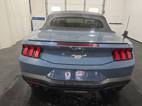 Used 2025 Ford Mustang Premium RWD image 5