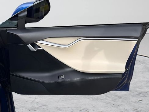 Used 2020 Tesla Model S Performance image 30