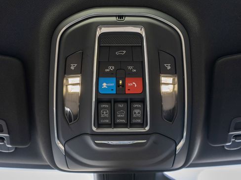 Used 2022 Jeep Grand Cherokee Limited 4xe w/ Luxury Tech Group II image 25