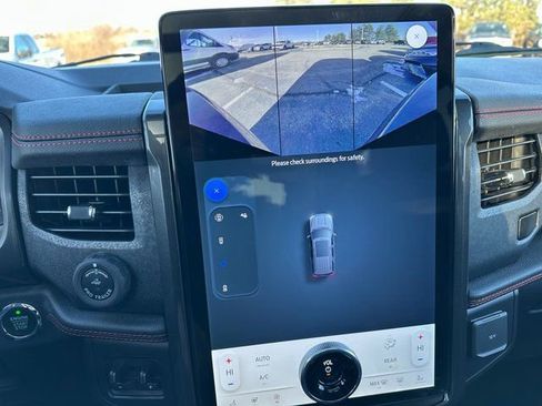 Used 2022 Ford Expedition Max Limited image 31