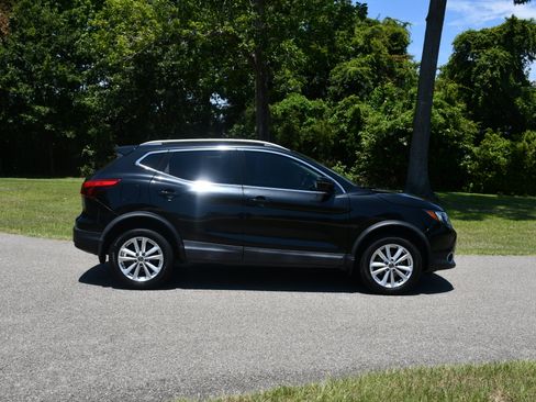 Used 2019 Nissan Rogue Sport SV w/ Technology Package FWD image 21