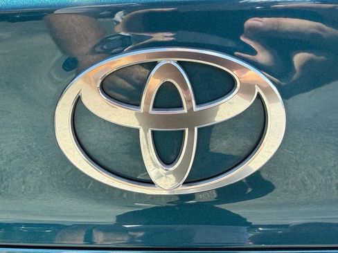 Used 2025 Toyota Camry SE w/ Convenience Package FWD image 35