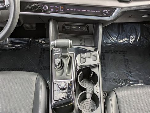 Used 2024 Kia Sportage SX image 19