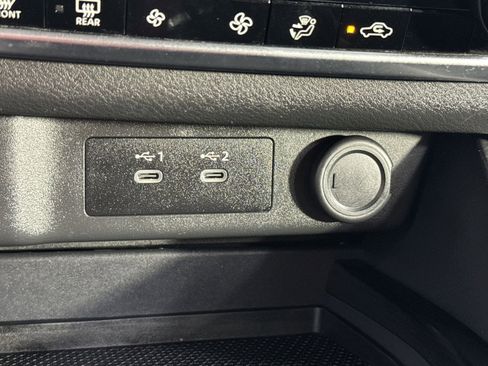 Used 2024 Nissan Rogue SV FWD image 34