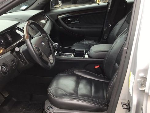 Used 2017 Ford Taurus Limited image 6