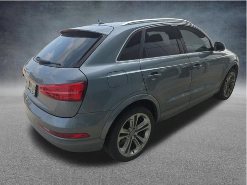 Used 2017 Audi Q3 2.0T Premium Plus w/ Premium Plus Package FWD image 10