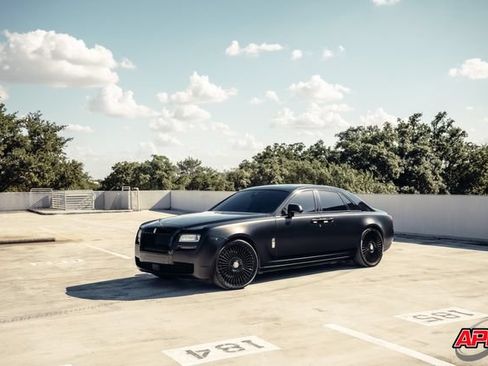Used 2014 Rolls-Royce Ghost RWD image 39
