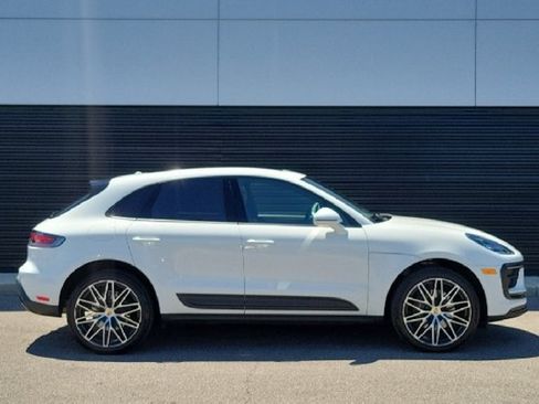 Used 2023 Porsche Macan AWD/4WD image 6