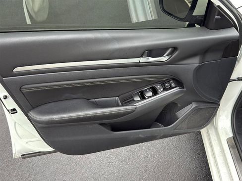 Used 2023 Nissan Altima 2.5 SL FWD image 10