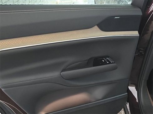 New 2025 Volvo EX90 Plus w/ Protection Package Premier image 24