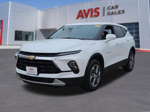 Used 2025 Chevrolet Blazer LT FWD image 1