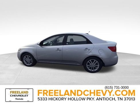 Used 2011 Kia Forte EX w/ Tech Pkg image 6