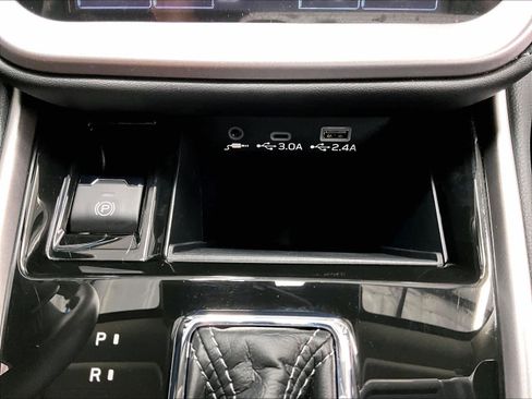 Used 2025 Subaru Outback Premium image 36