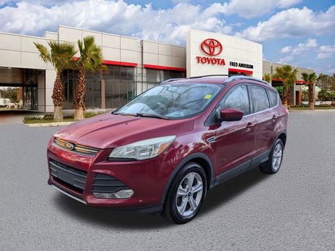 Used 2015 Ford Escape SE image 8