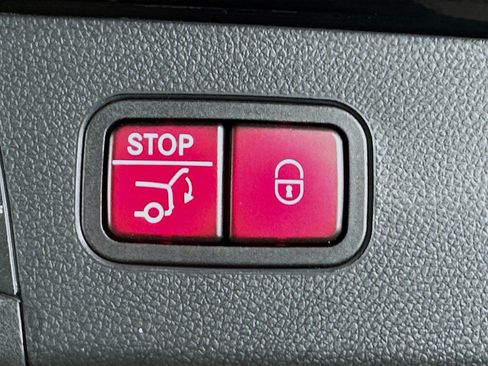 Used 2022 Mercedes-Benz GLC 300 4MATIC image 35