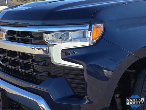 Used 2022 Chevrolet Silverado 1500 LT w/ Z71 Off-Road Package image 28