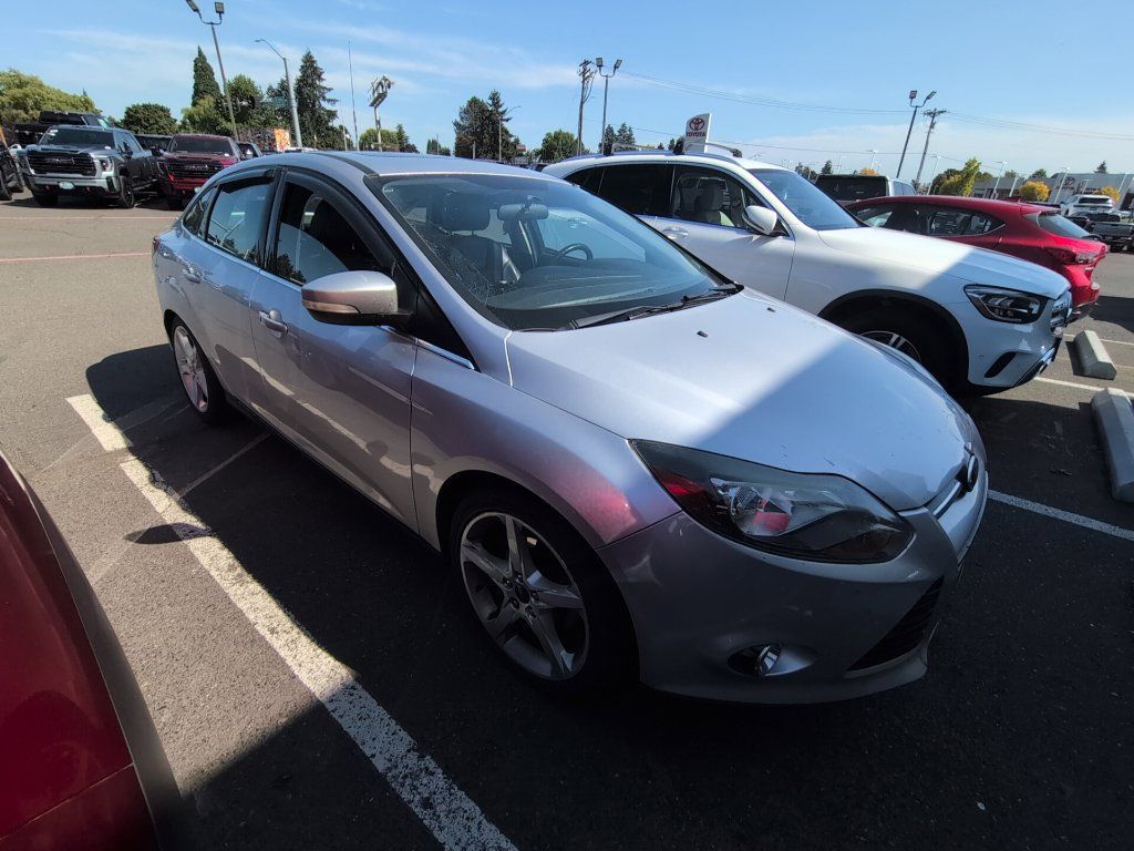 Used 2014 Ford Focus Titanium FWD image 2
