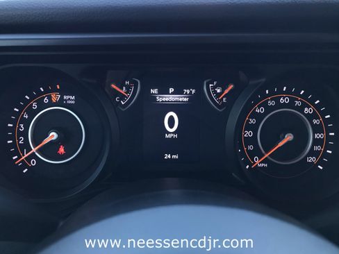 New 2025 Jeep Gladiator Sport image 29