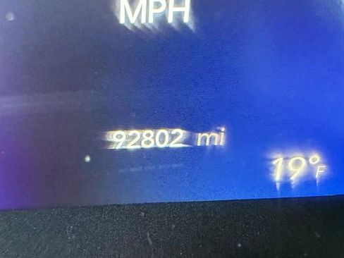 Used 2018 Chrysler Pacifica Touring-L w/ Advanced Safetytec Group image 31