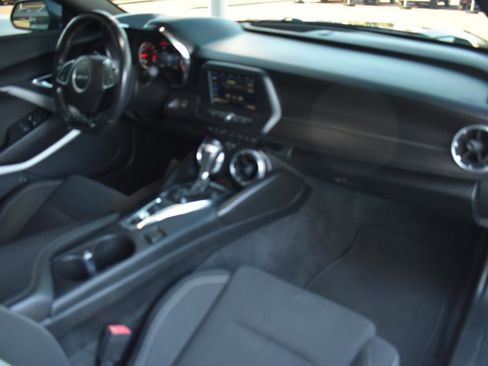Used 2020 Chevrolet Camaro LT image 34