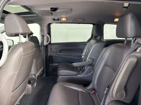 Used 2018 Honda Odyssey Touring image 22