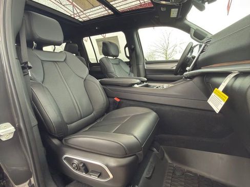 New 2026 Jeep Grand Wagoneer Upland w/ Quick Order Packge 29V Upland image 38